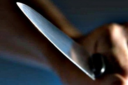 Detienen a un sujeto que apuñaló a un hombre y disparó a policias