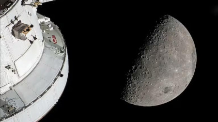 La misión Artemis II de la NASA sobrevoló el lado oscuro de la Luna y captó imágenes inéditas del satélite