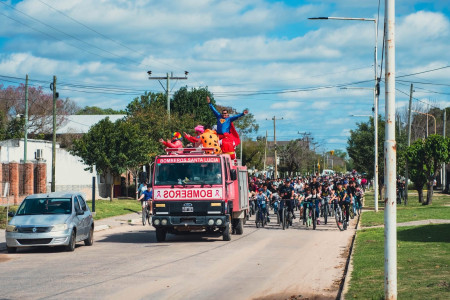 Una multitud festejó el Día del Niño en Santa Lucía